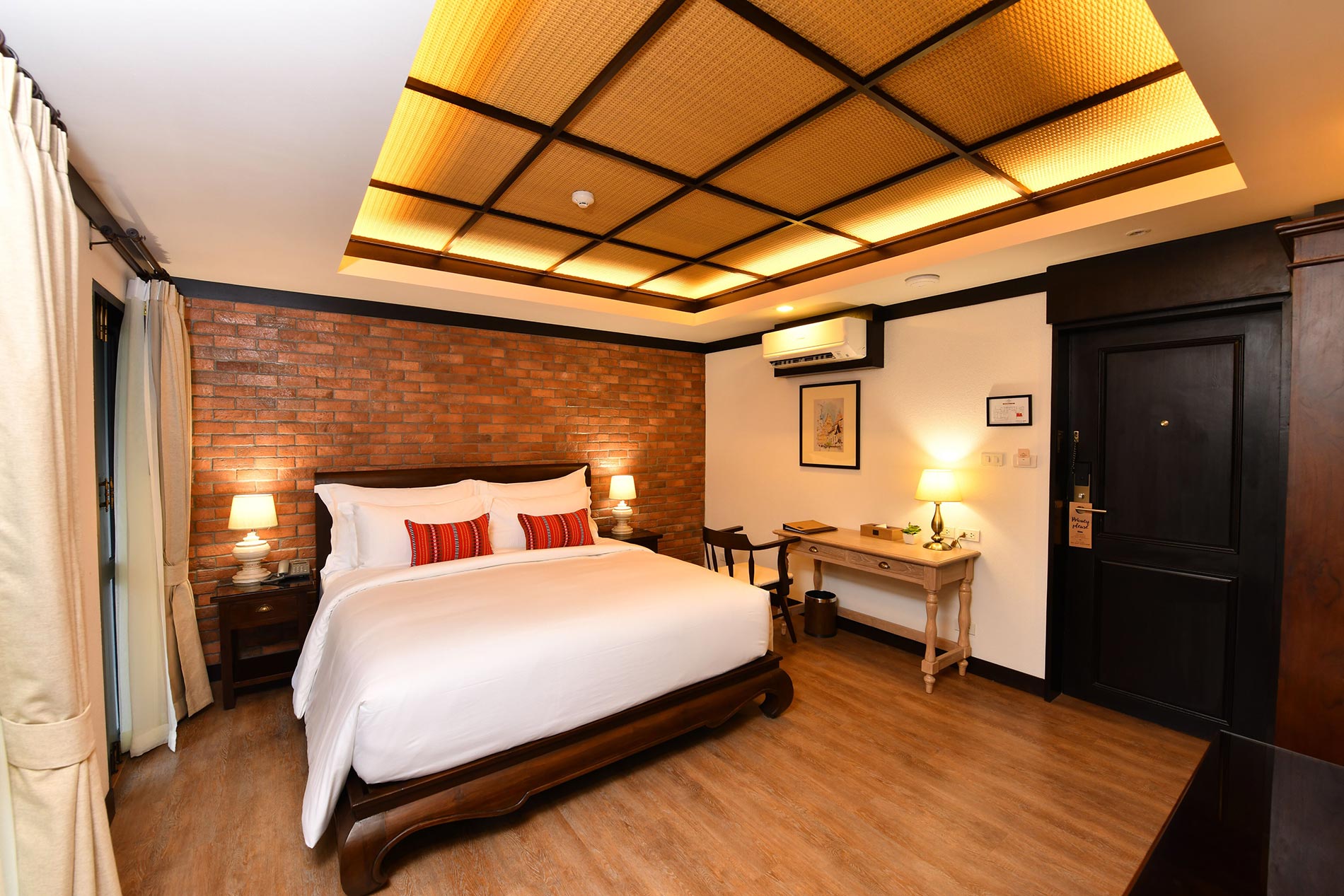 Accommodation : Lanna corner room